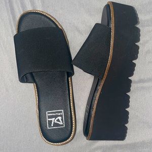 Dirty Laundry Black platform shoes